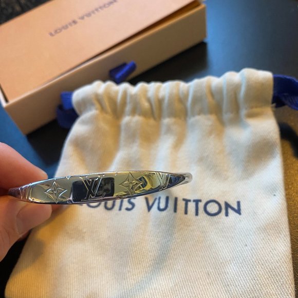 Louis Vuitton Monogram Jonc Bracelet (Medium) - Picture 2 of 3